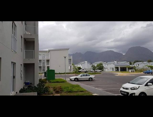 1 BEDROOM PROPERTY TO RENT IN KLEIN DRAKENSTEIN